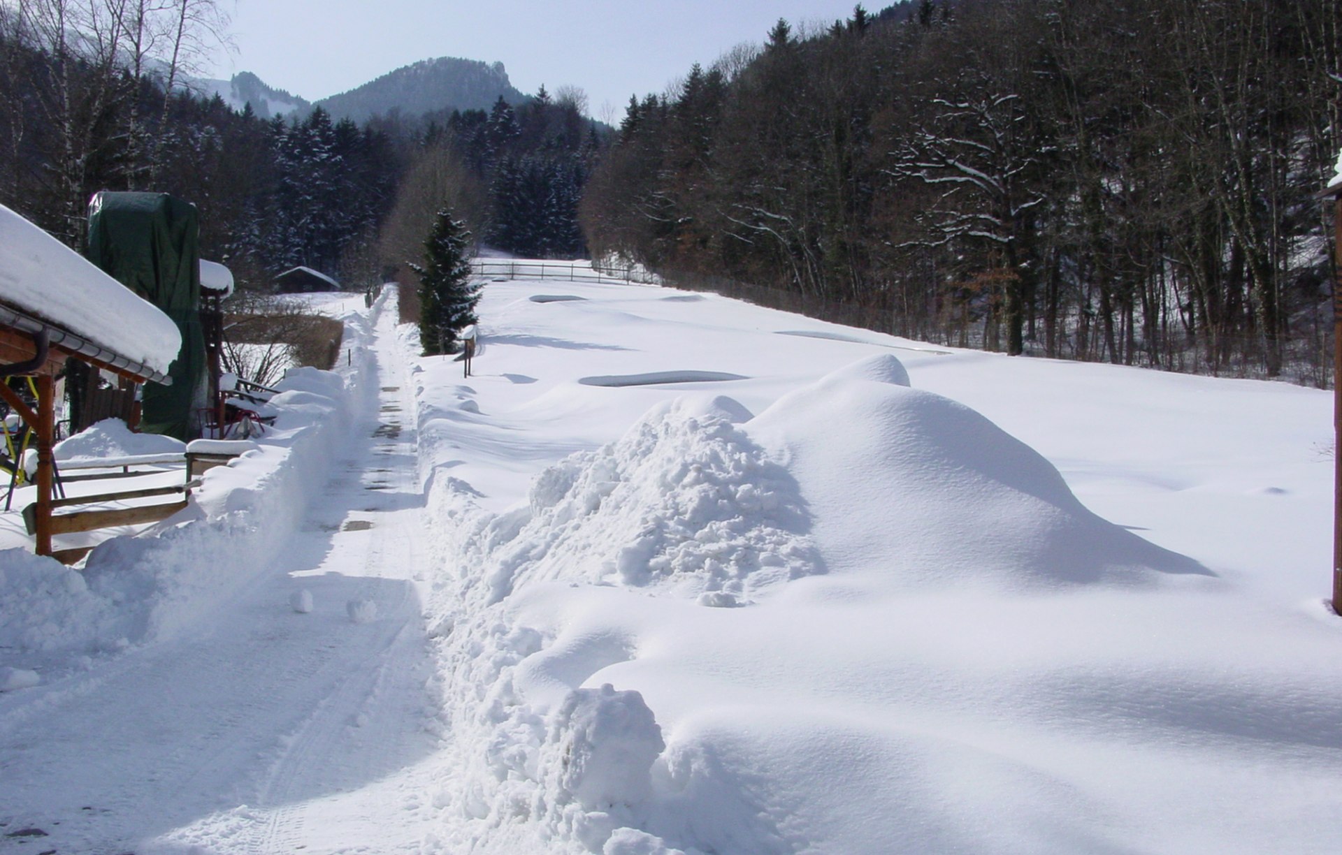 So sieht die eine Sommerrodelbahn im Winter aus