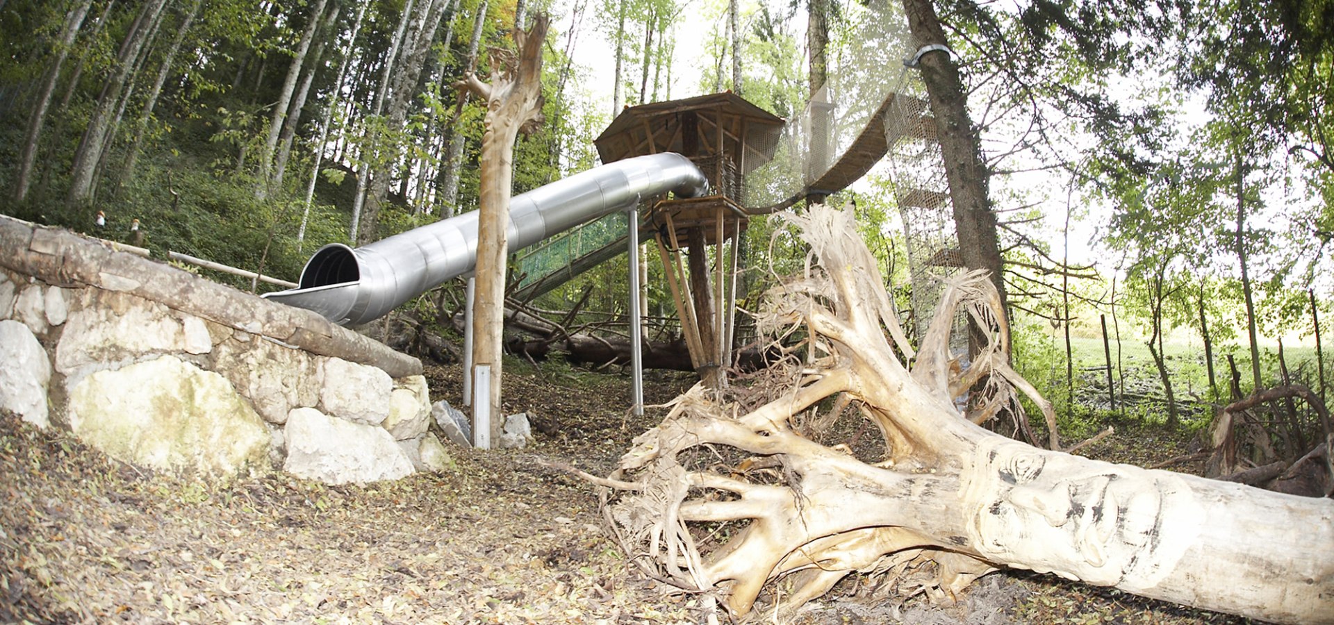 Waldspielplatz Hexensteig treffen sich alle kleinen Hexen und Hexenmeister