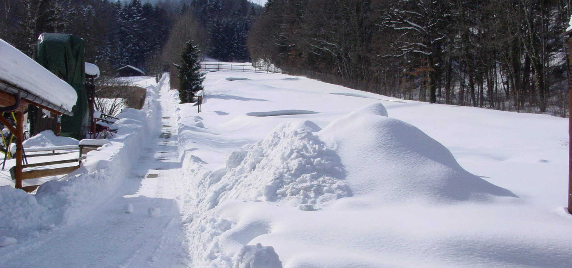 So sieht die eine Sommerrodelbahn im Winter aus